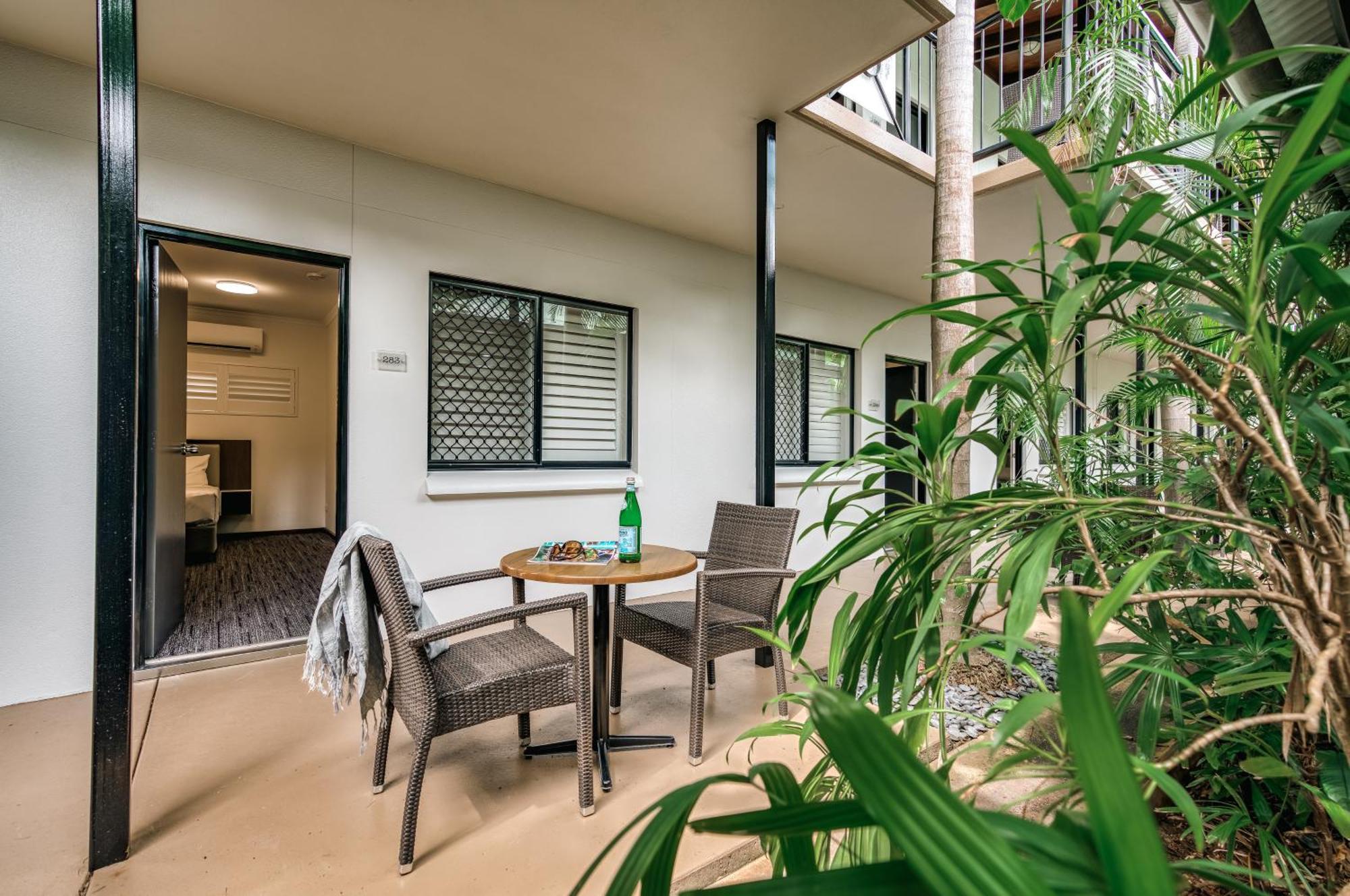 Palms City Resort Darwin Bagian luar foto